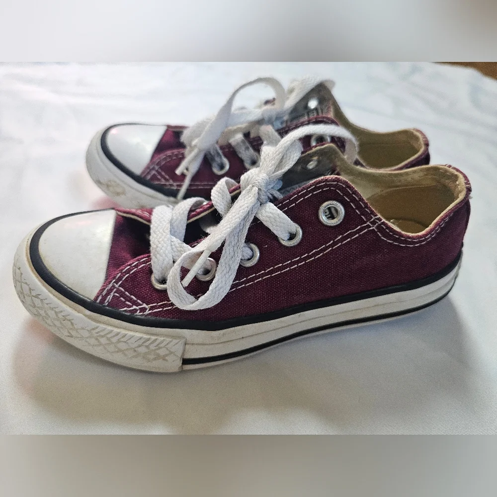 Converse Chuck Taylor All Star Low Top sneakers in Burgundy/Maroon - Toddler 11